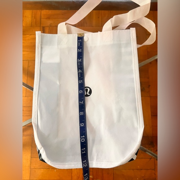 Large reusable Lulu lemon bag - Picture 4 of 4